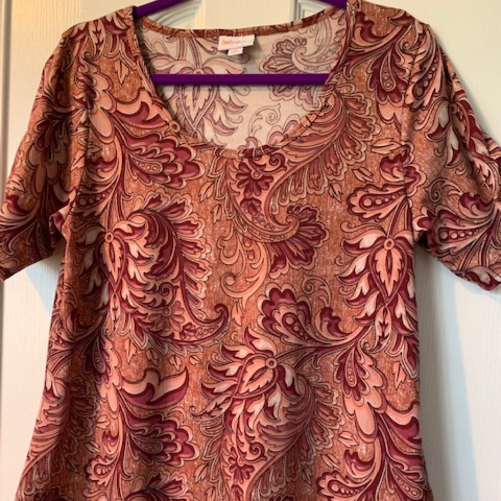 LulaRoe Morgan Tee Size S -- NWOT